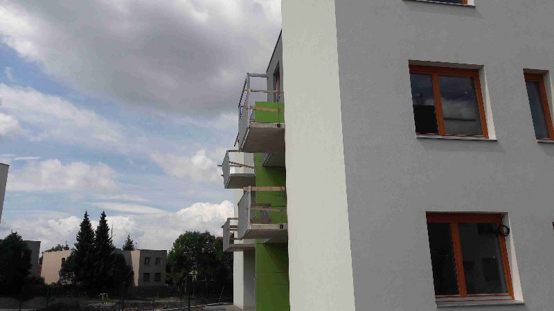 BD KOIVU ZLIČÍN budova 01 balkón zábradlí 